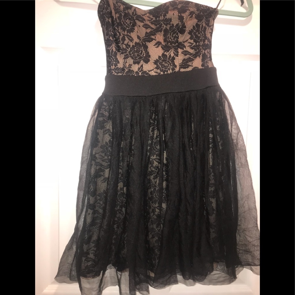 Black and Nude laced dress